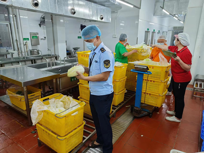 驻点考点食堂，容桂市监君全程守护！