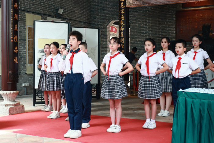 一路向北·遇见最美|居校共建绘出社区“幸福图景”