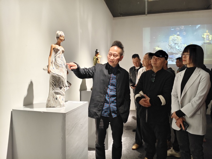 “陶”情万种，陶艺大咖黄志伟作品公益展亮相容桂！