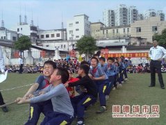 为赢得比赛，同学们拼得“面目狰狞”