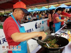 阿姨6年捧场私房菜大赛，只因爱烹饪