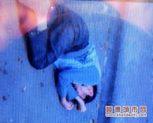 小车冲入烧烤店，安利村4位老太被撞致一死三伤