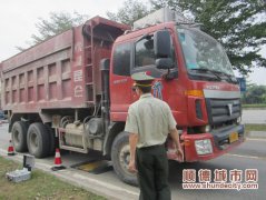 百日行动：60分钟查了6台泥头车，超载竟达20吨