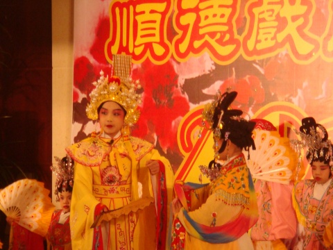 2010年春茗梁振文,何美仪合演及其他顺德小朋友《七月七日长生殿.